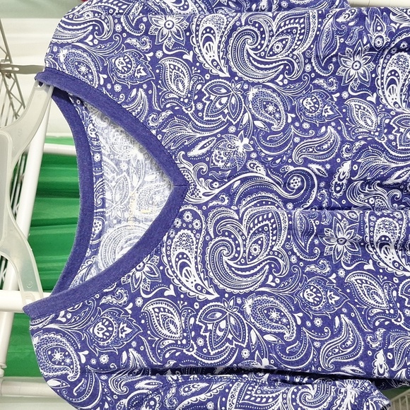 LINCOLN OUTFITTERS BLUE PAISLEY PRINT V-NECK TOP LARGE - Picture 2 of 3